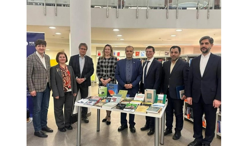 مؤسسة سمت تهدي المدرسة العليا للاقتصاد مسكو مجموعة من إصدارتها